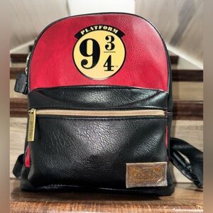 ✅ Cute 🥰 HARRY POTTER  PLATFORM 9 3/4 BACKPACK 🎒 Comes with a themed keyring